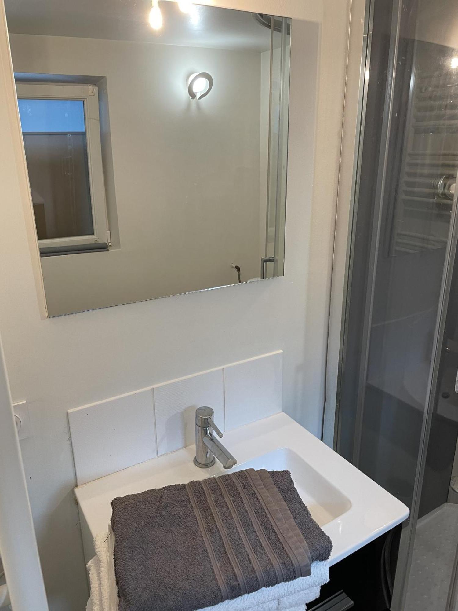 Appartshotels'De Ville Bourg-les-Valence Room photo